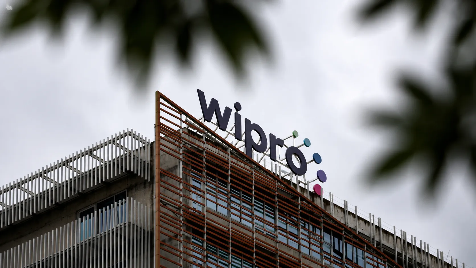 Wipro's Make-or-Break Quarter: Why Brokerages Expect Revenue to Shrink Even as the IT Giant Chases AI Growth